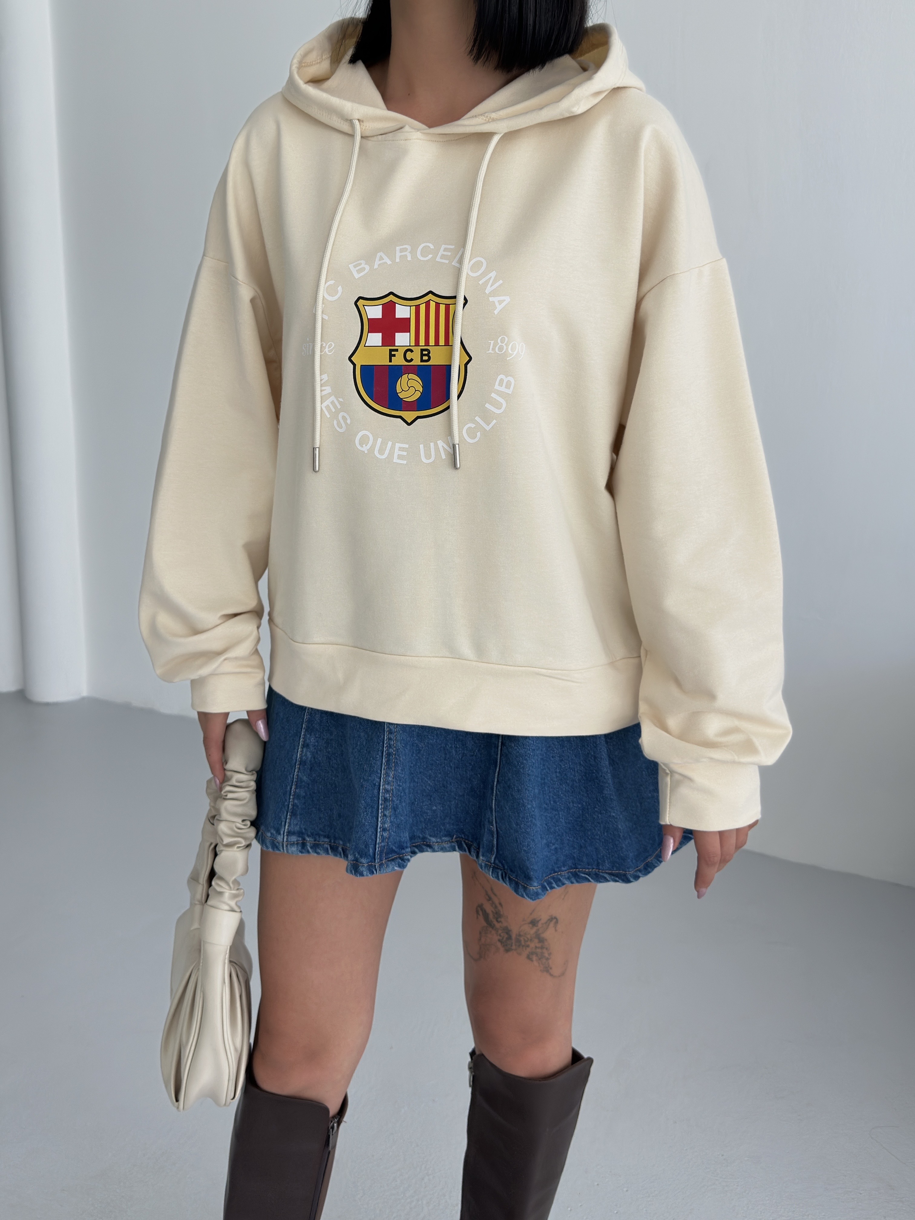 Barcelona Baskılı Kapüşonlu 2 İPLİK Sweatshirt ek resim