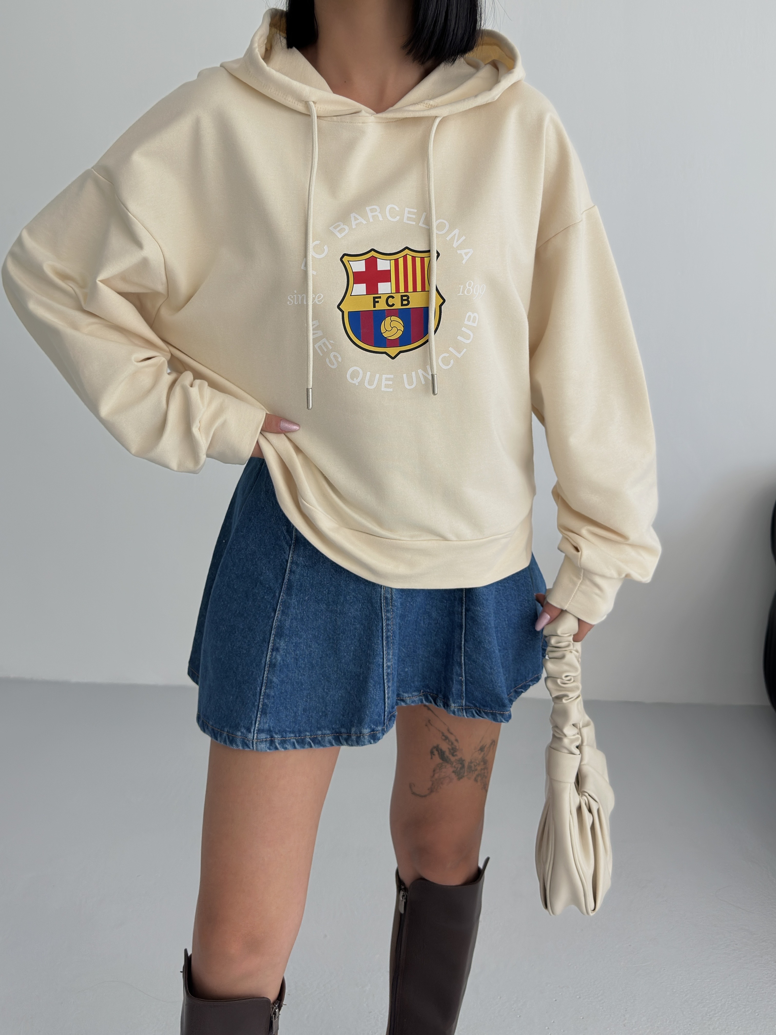 Barcelona Baskılı Kapüşonlu 2 İPLİK Sweatshirt ek resim